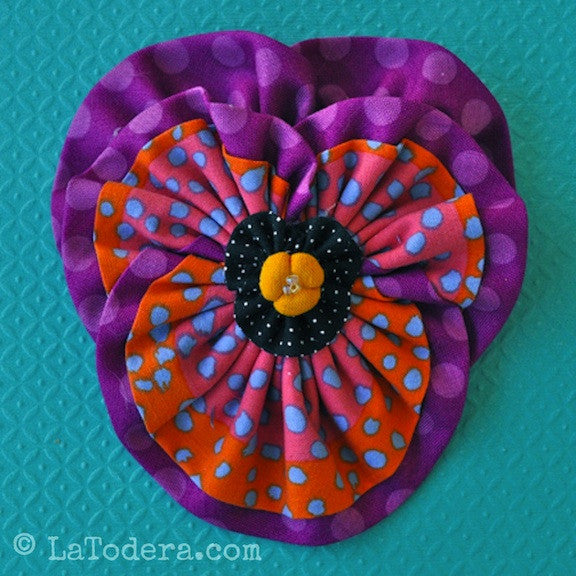 DIY Fabric Flower Pansy Brooch Tutorial - PDF Sewing Pattern - La Todera