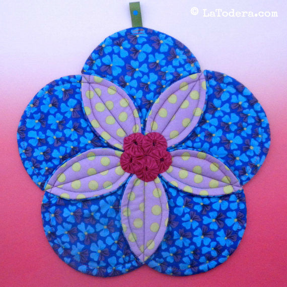 DIY Plumeria Flower Quilted Potholder Tutorial - PDF Sewing Pattern - La Todera