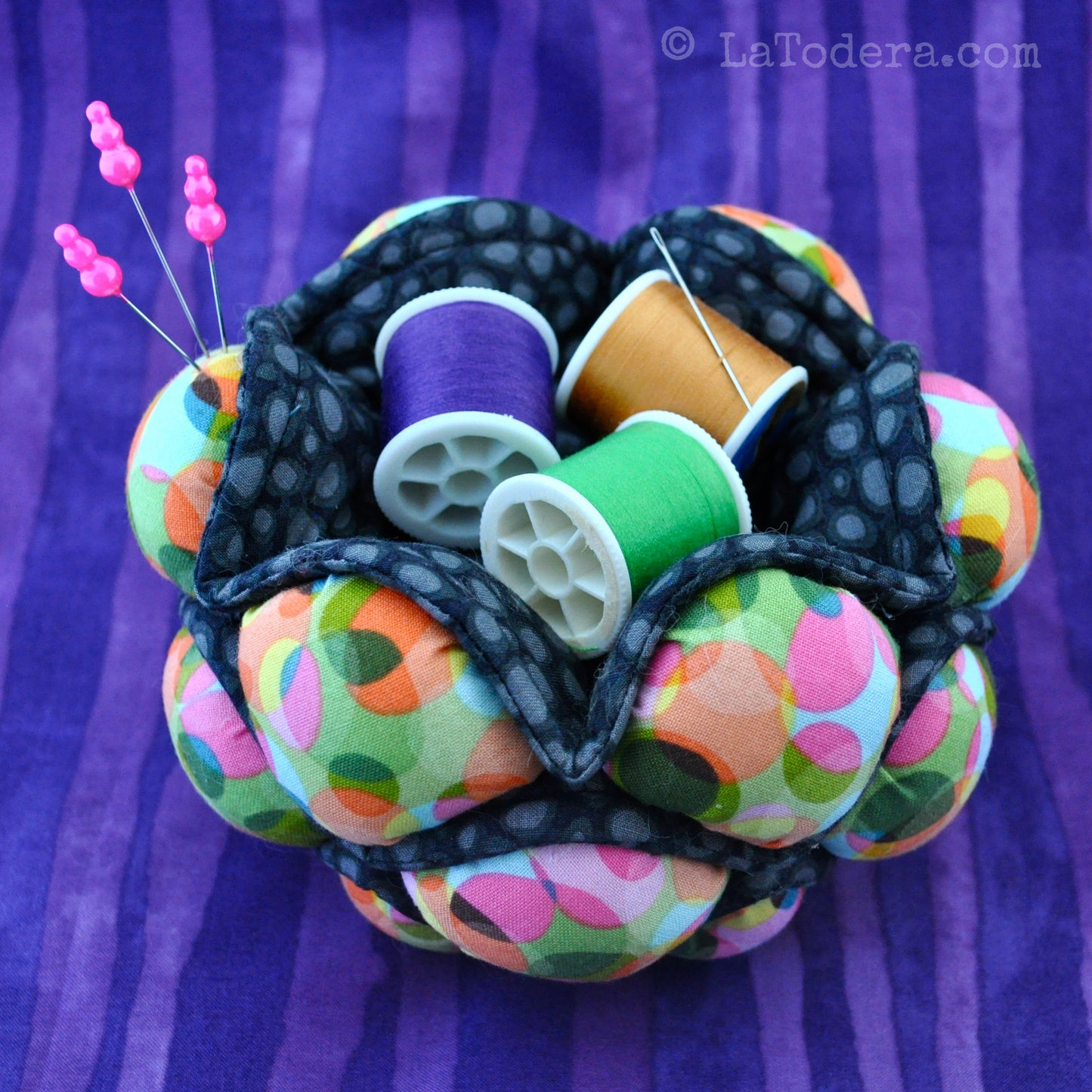 DIY Fabric Berry Pincushion Bowl Tutorial - PDF Sewing Pattern - La Todera