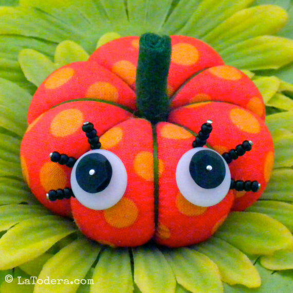 DIY Fabric Pumpkin Pincushions Tutorial - PDF Sewing Pattern - La Todera