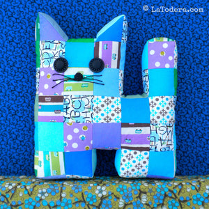 DIY Mama and Baby Patchwork Cat Pillows Tutorial - PDF Sewing Pattern - La Todera