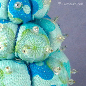 DIY Mini Fabric Christmas Trees Pincushion Tutorial - PDF Sewing Pattern - La Todera
