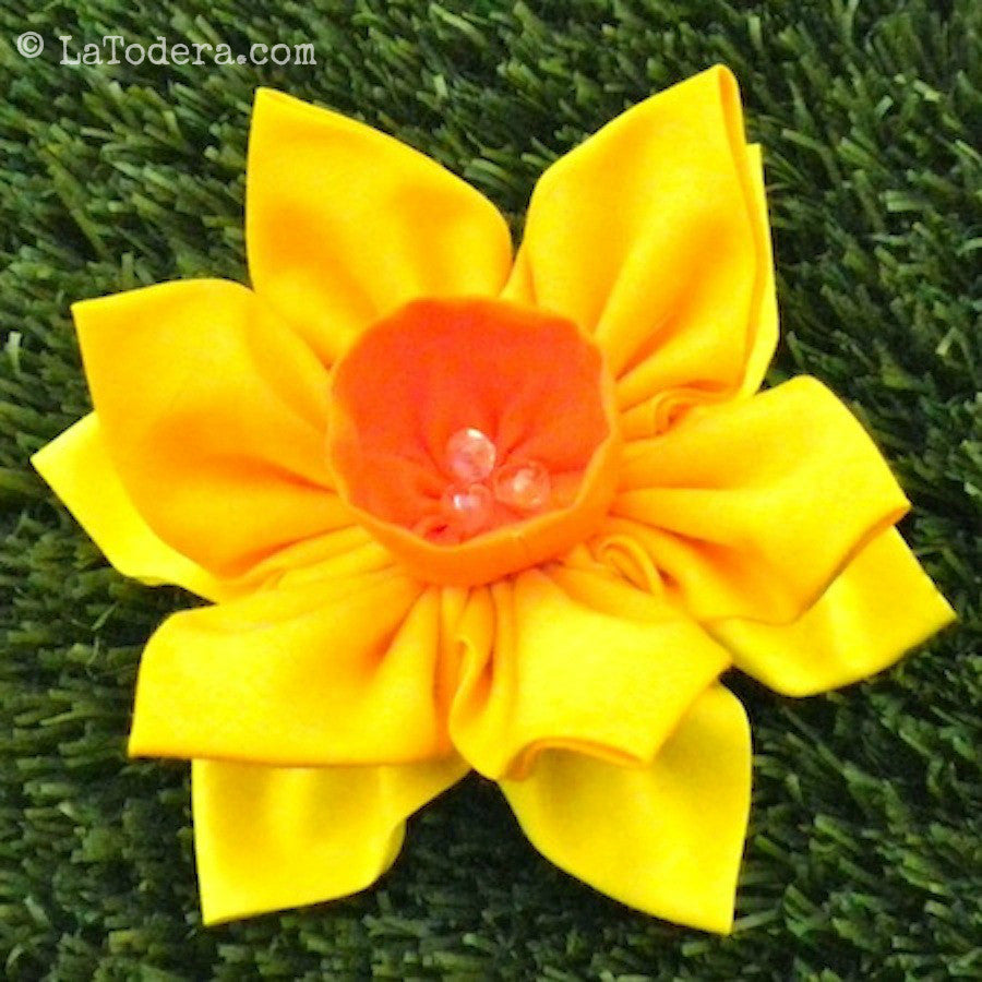 DIY Fabric Flower Daffodil Brooch Tutorial - PDF Sewing Pattern - La Todera