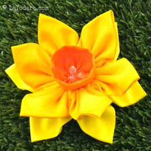 DIY Fabric Flower Daffodil Brooch Tutorial - PDF Sewing Pattern - La Todera