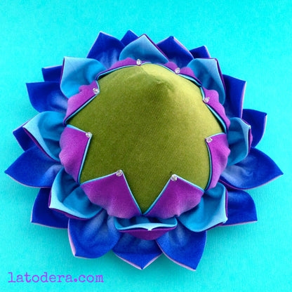 DIY Protea Flower Pincushion Tutorial - PDF Sewing Pattern - La Todera